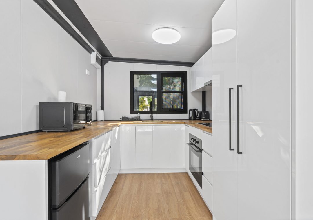 6 metre skinny expandable kitchen 1