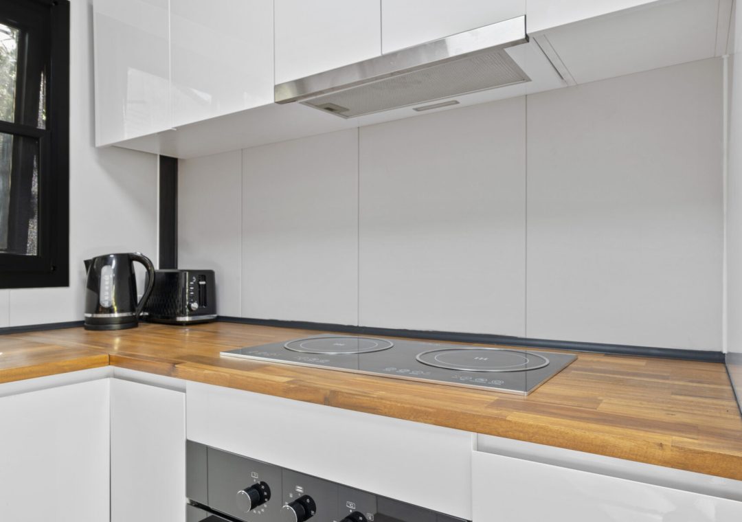 6 metre skinny expandable kitchen 3