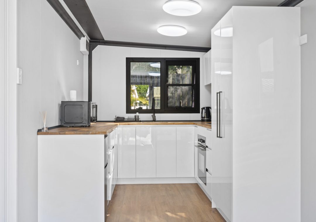 6 metre skinny expandable kitchen