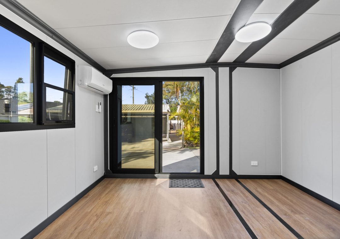 6 metre skinny expandable lounge 2